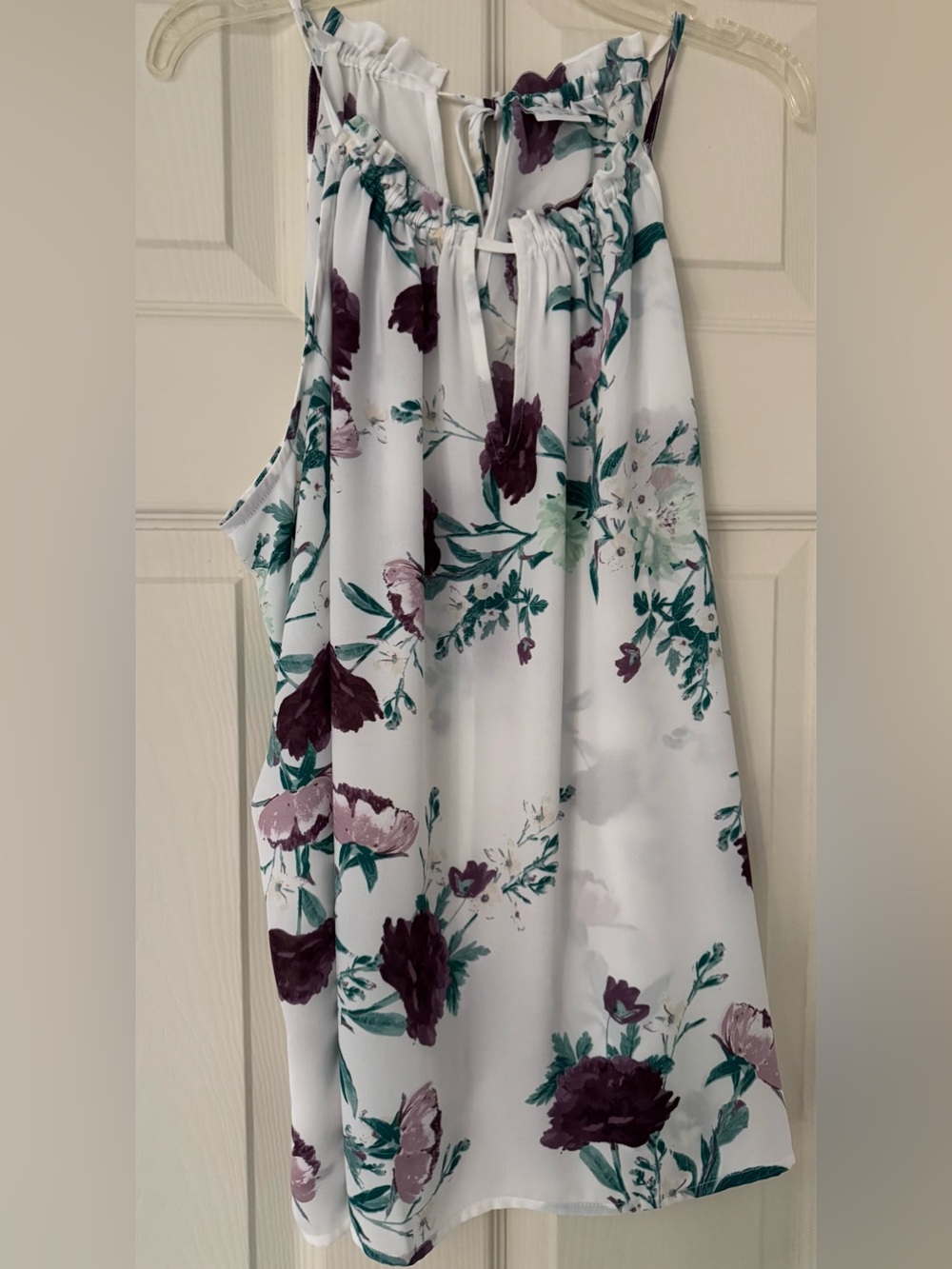 SoHo New York & Company - White Floral Sleeveless Blouse / Size Large